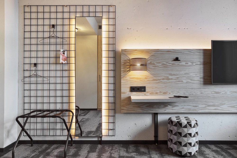 MOXY DUESSELDORF SOUTH 45/52