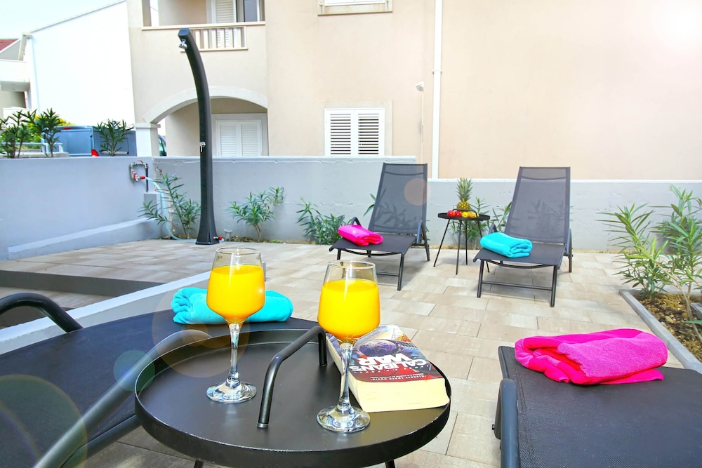 Bacan Family Apartments 8/29