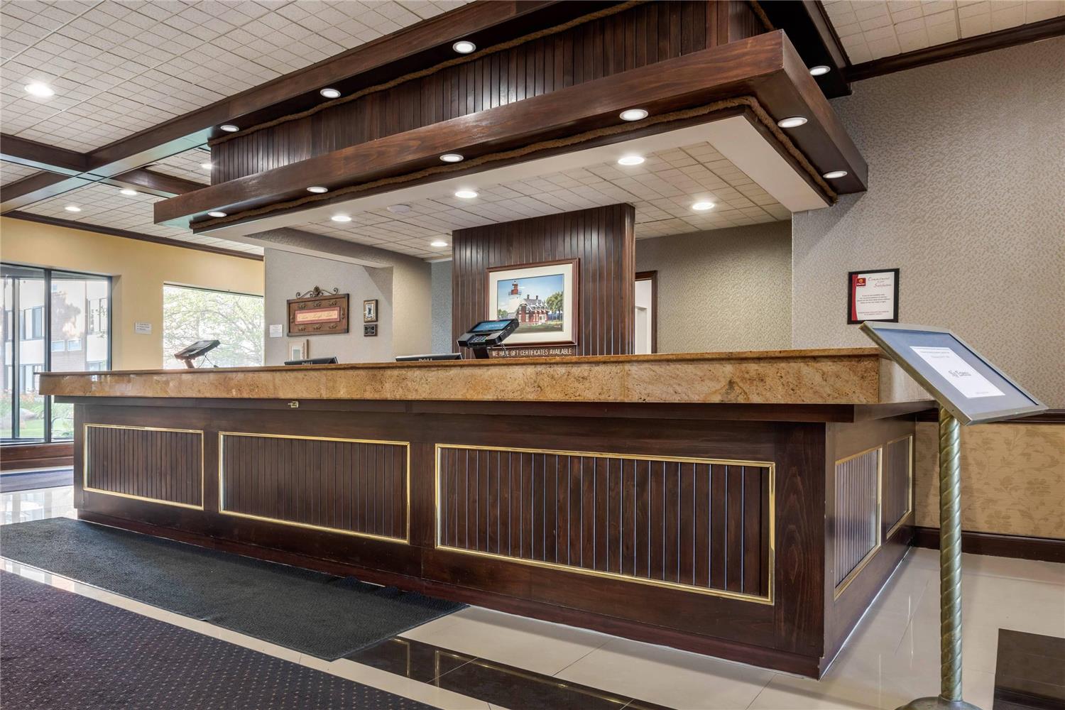 Clarion Hotel Conference Center On Lake Erie 4/43