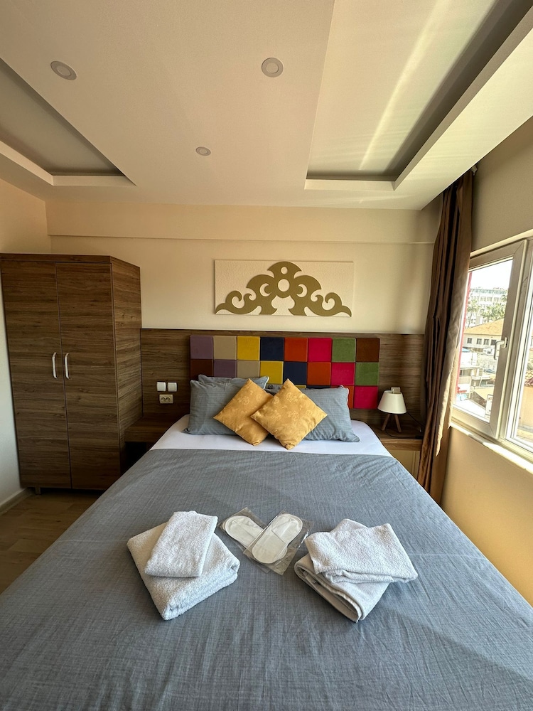 STANDARD, DOUBLE BED