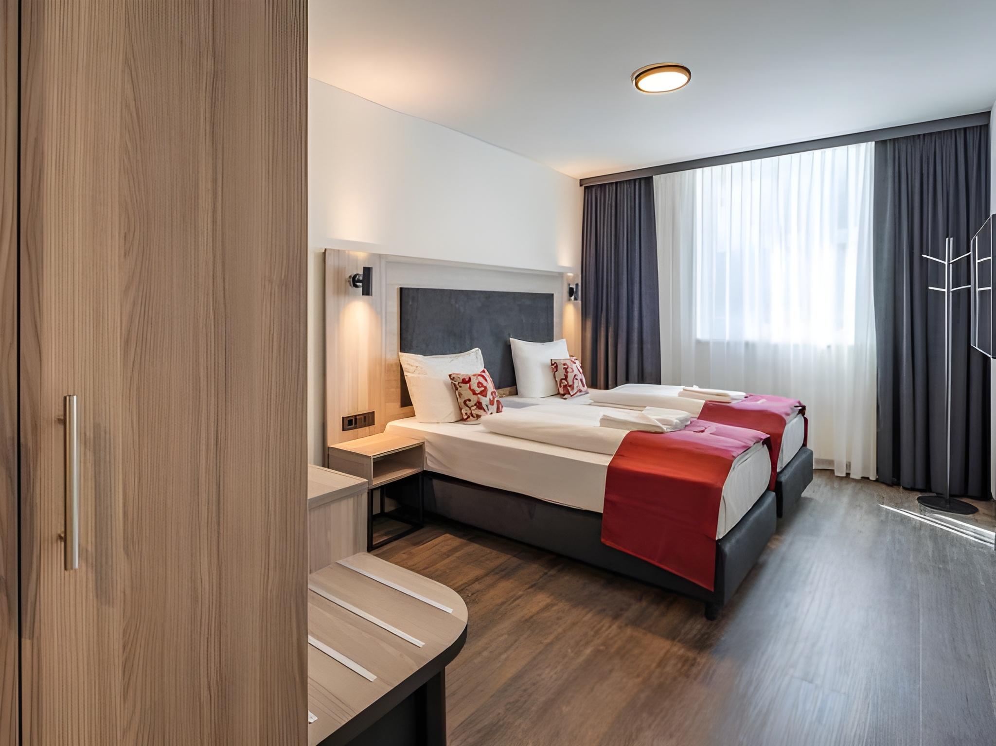 Superior, Twin Beds