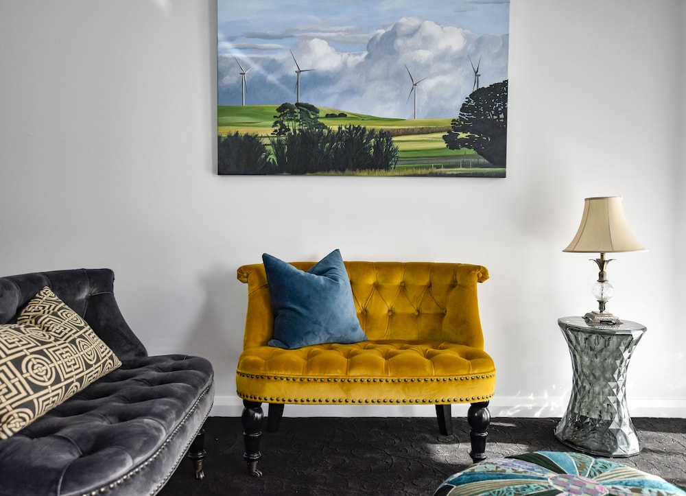 Farmers Arms Art Motel 34/44
