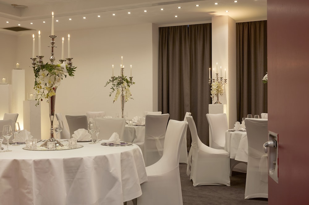 H Hotel Nuremberg Ex Ramada Landhotel 47/59