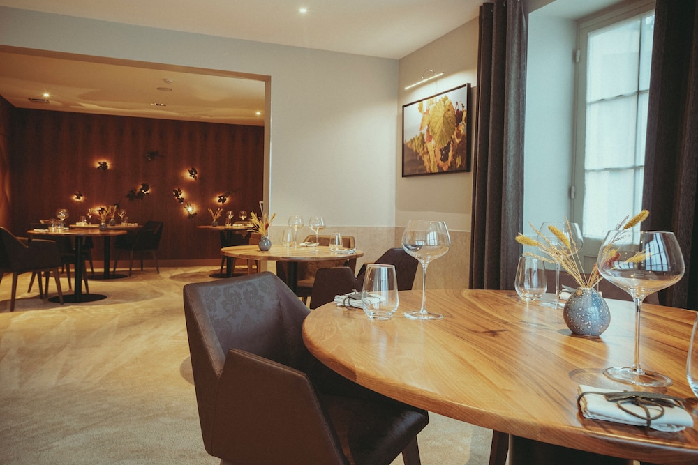 AUBERGE DE CLOCHEMERLE 39/54