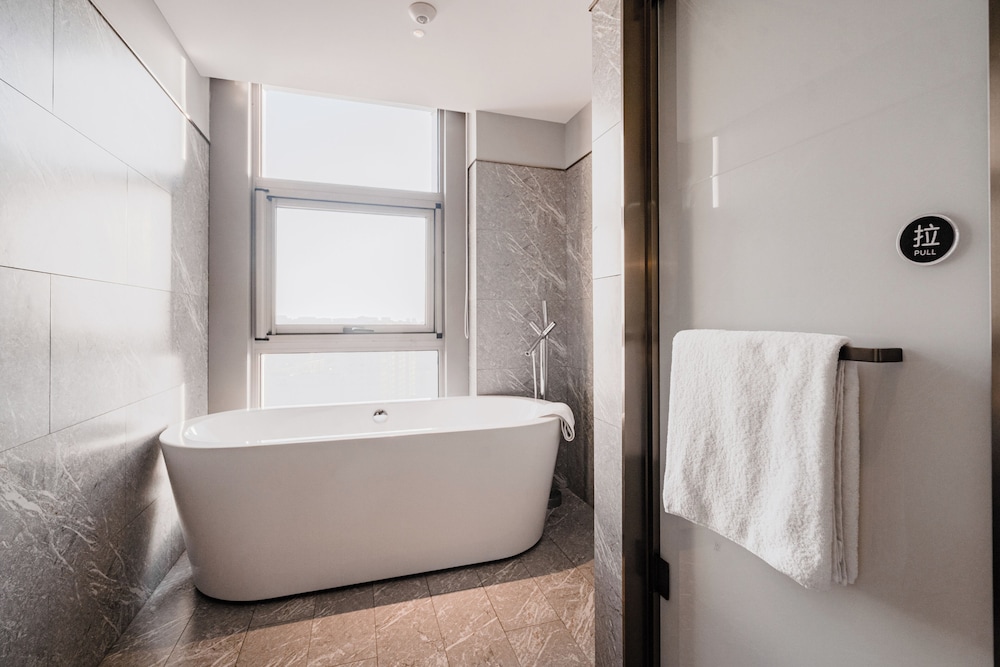 Mercure Hohhot Downtown 55/57