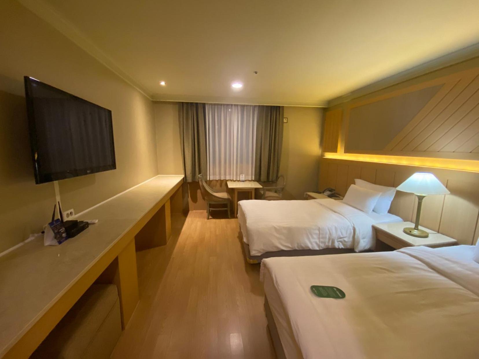 Superior, Twin Beds
