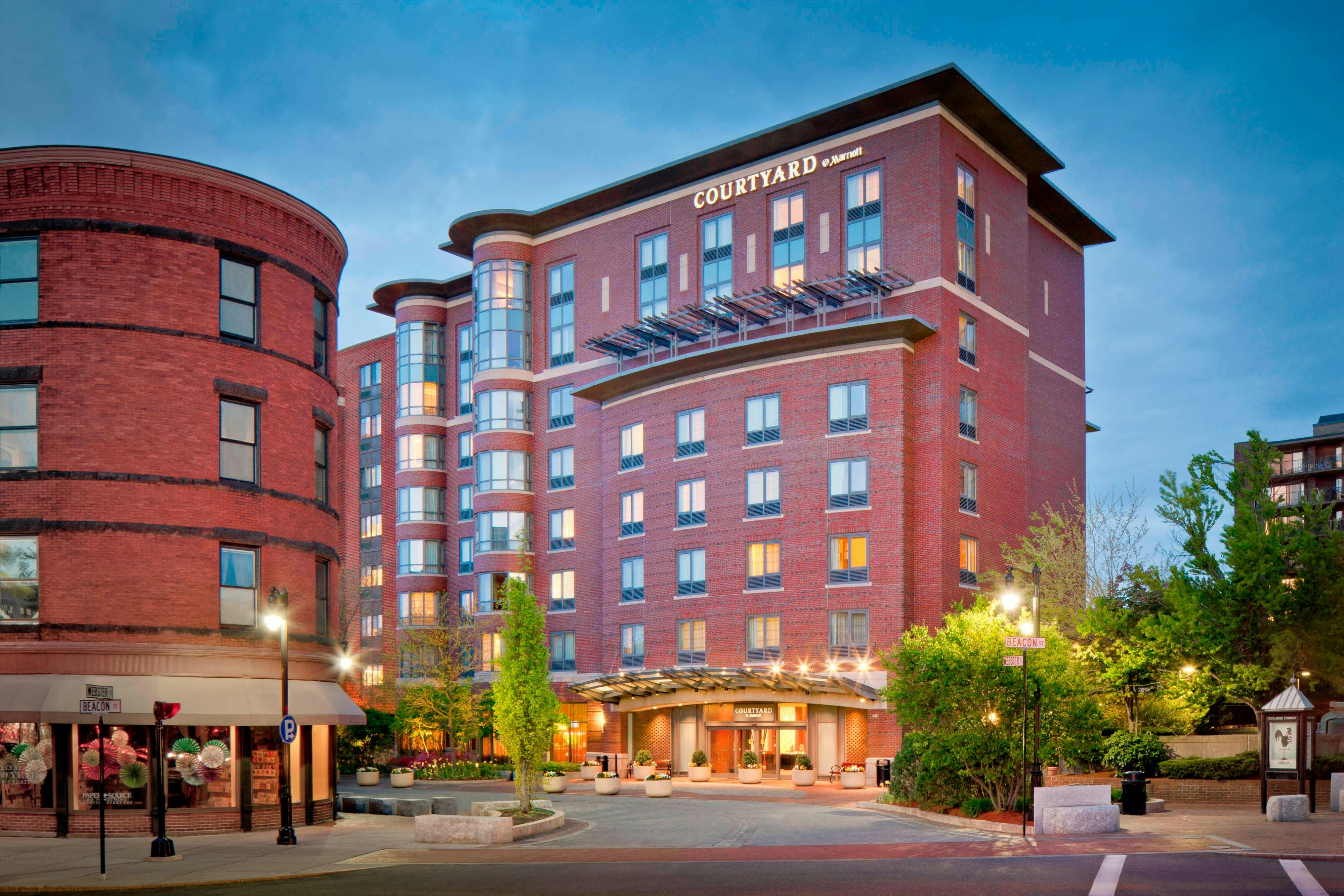 Courtyard By Marriott Boston Brookline