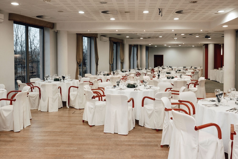 Hotel Sympozjum 37/50