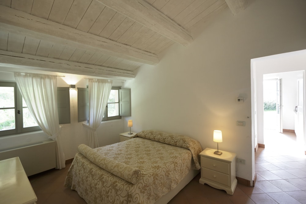 Urbino Resort 17/75