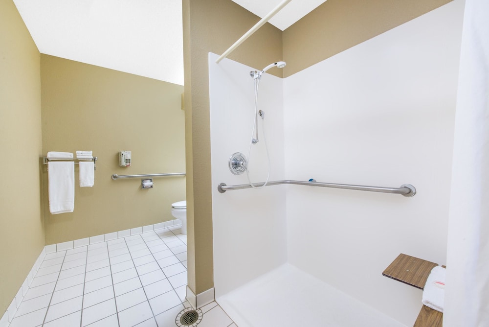 Microtel Inn & Suites by Wyndham Independence 4/29
