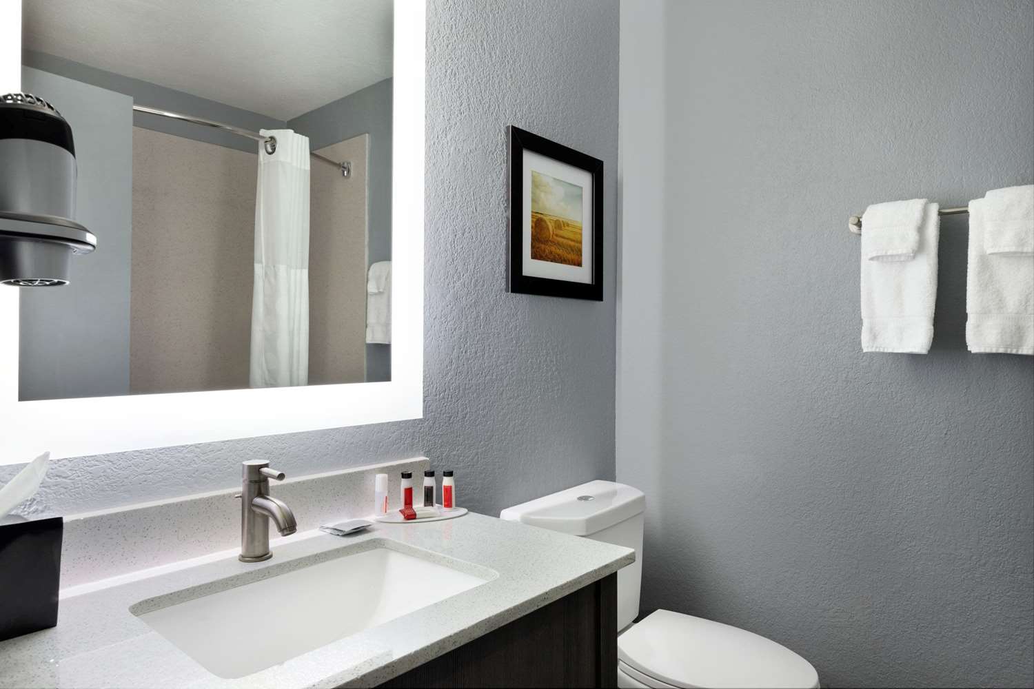 Quality Inn Shawnee North I-40 10/12