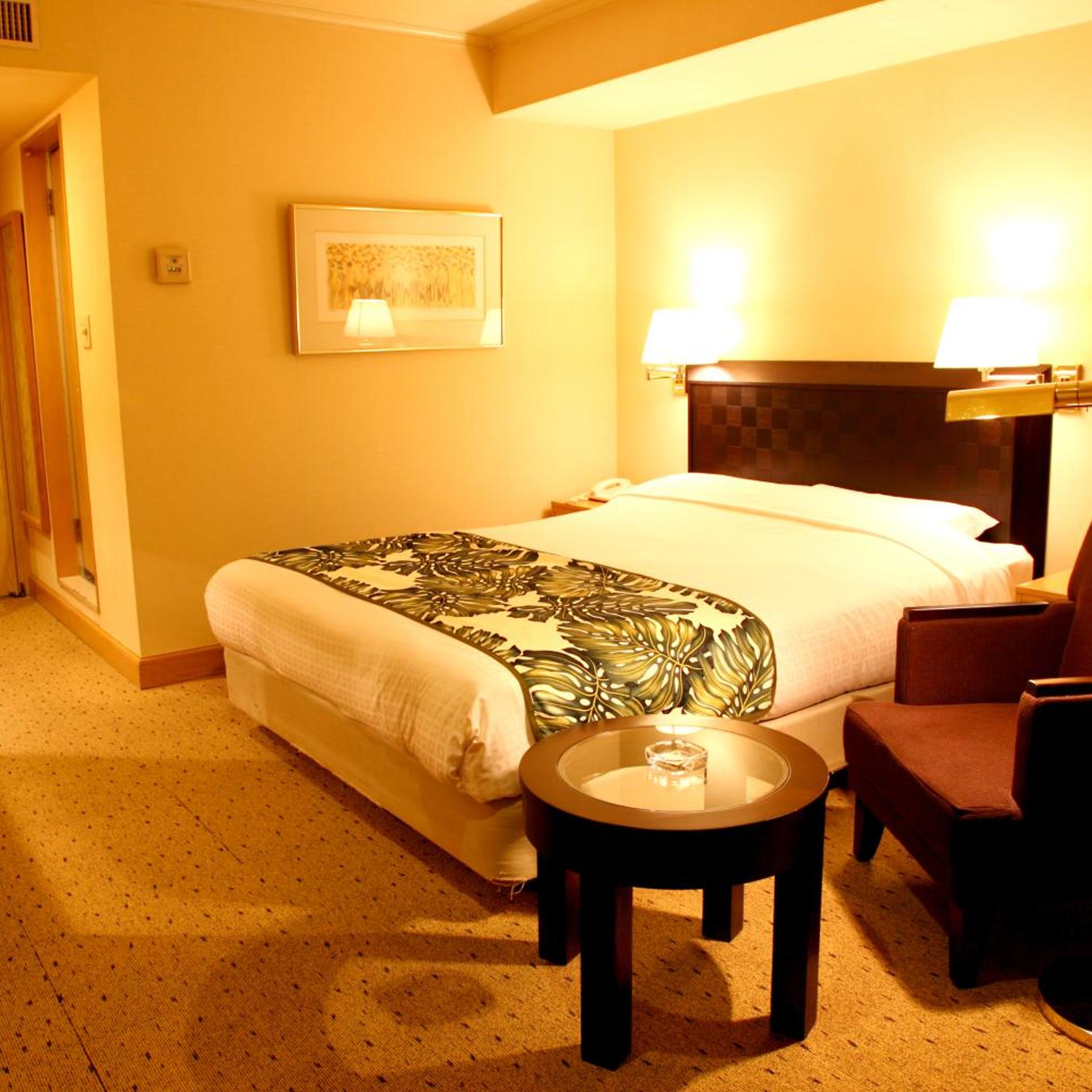 Deluxe, Double Bed, Smoking