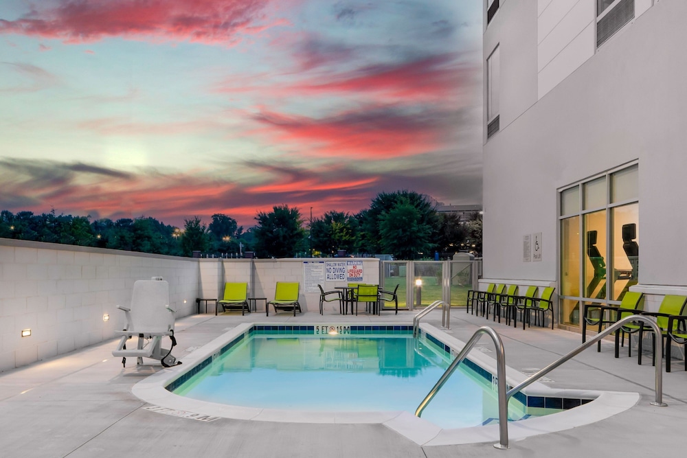 SpringHill Suites by Marriott Charlotte Airport Lake Pointe 4/16