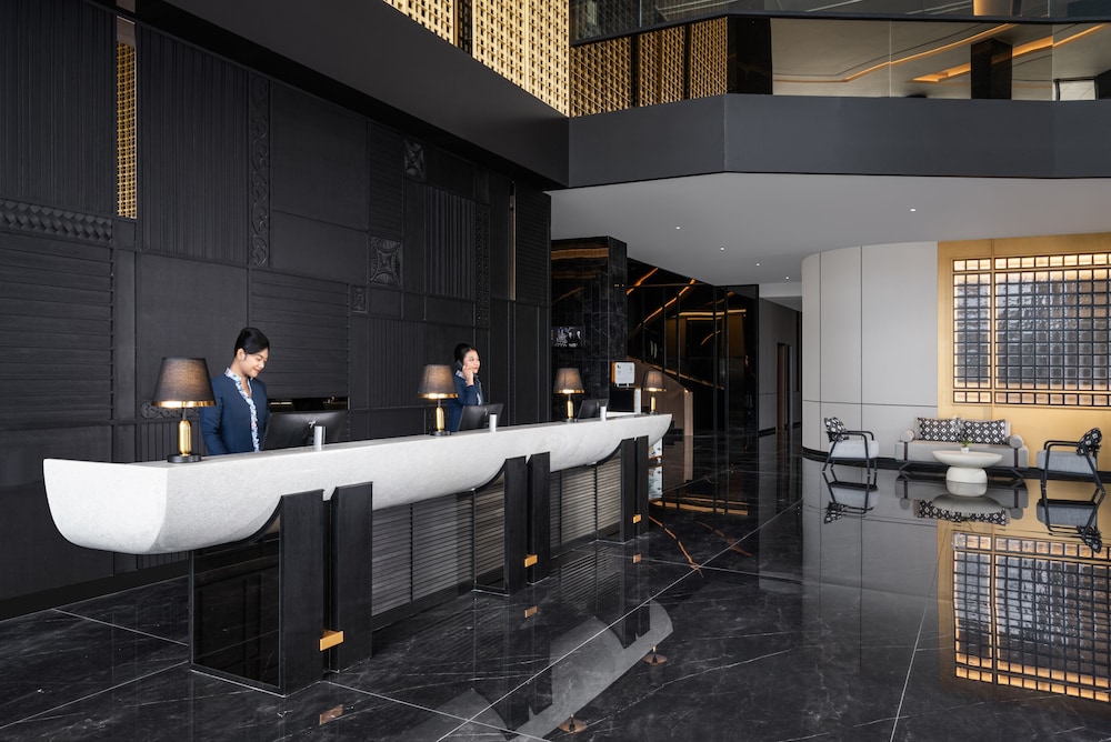 Grand Mercure Batam Centre 7/57