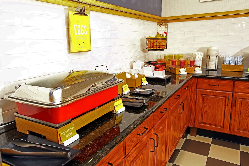 Hampton Inn & Suites Boise/Nampa at the Idaho Center 24/36