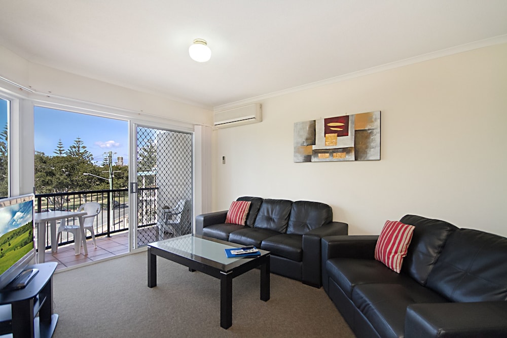 Blue Waters Apartments 52/71