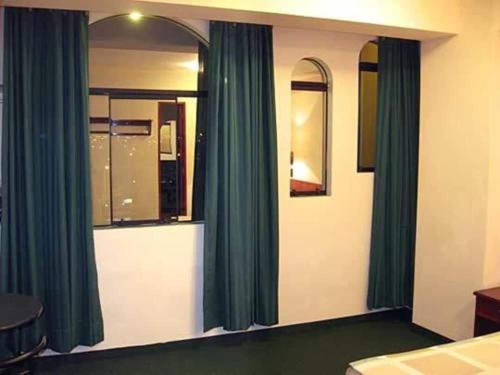 Amara Hotel 3/25