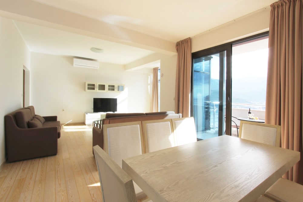 Apartments Aqua 44/66