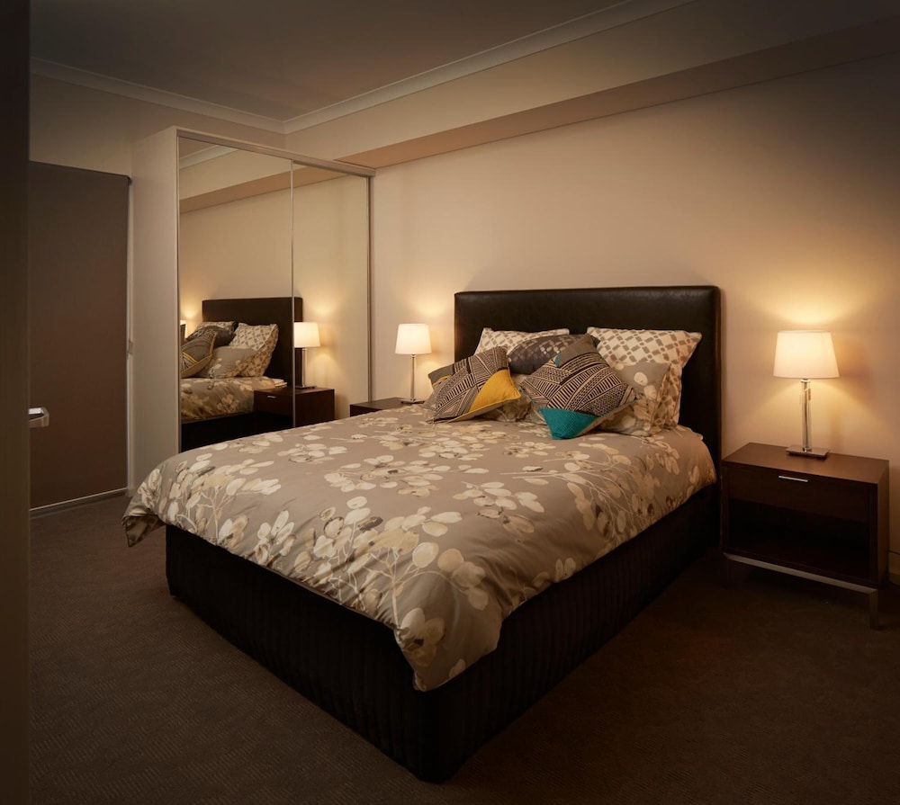 Baileys Serviced Apartments 16/76