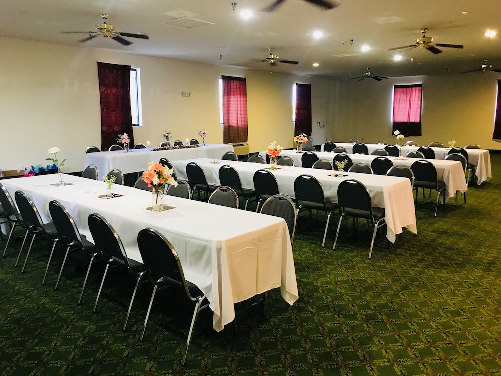Americas Best Value Inn & Suites Pinckneyville 42/59
