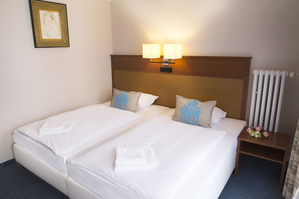 HOTEL MARTTEL 18/62
