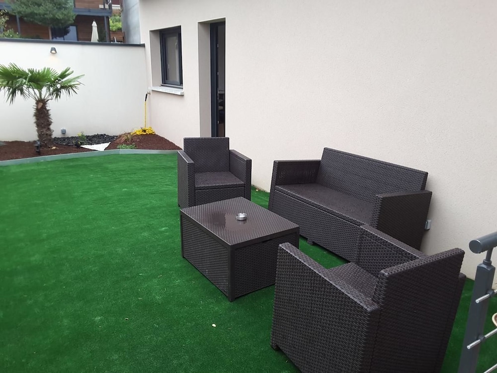 Villa vi Lyon Est Chambres d Hotes 17/35