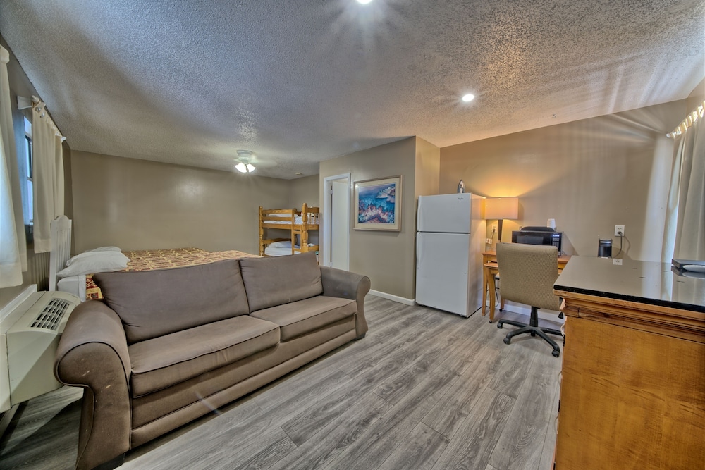 Aqua View Motel 32/55
