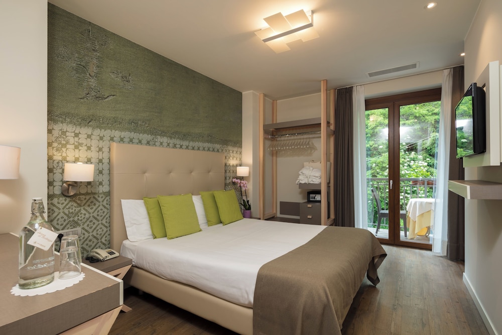 Design, Queen Bed
