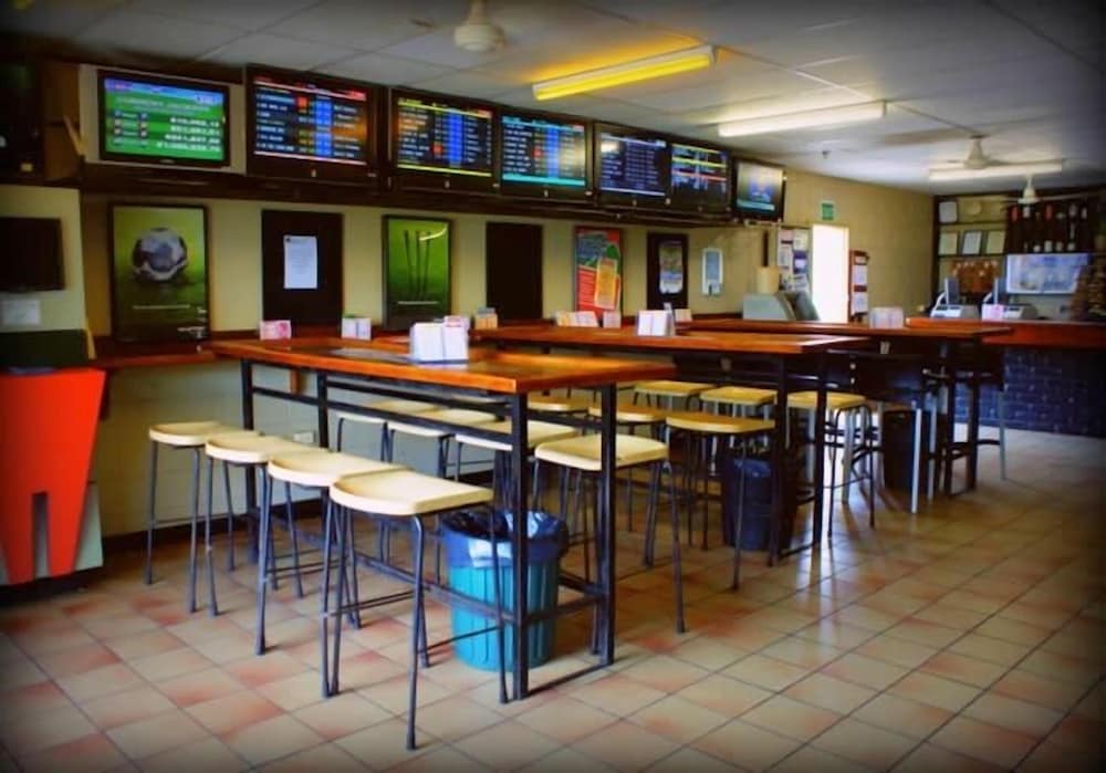 Wongai Beach Hotel 57/75