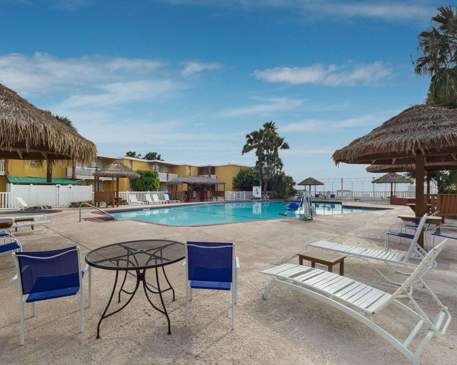 Quality Inn & Suites Corpus Christi Beachside 38/39