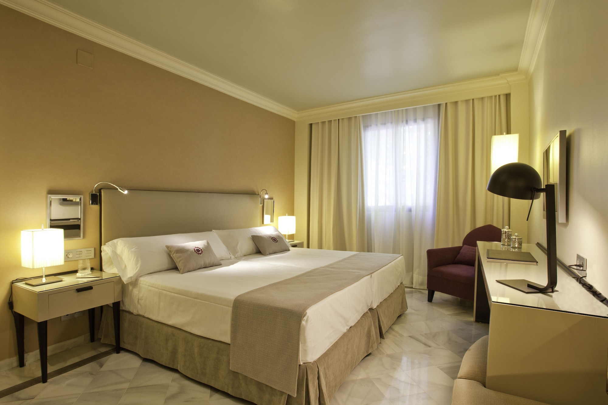 غرفة ثلاثية، Vincci Albayzin Hotel 8/10