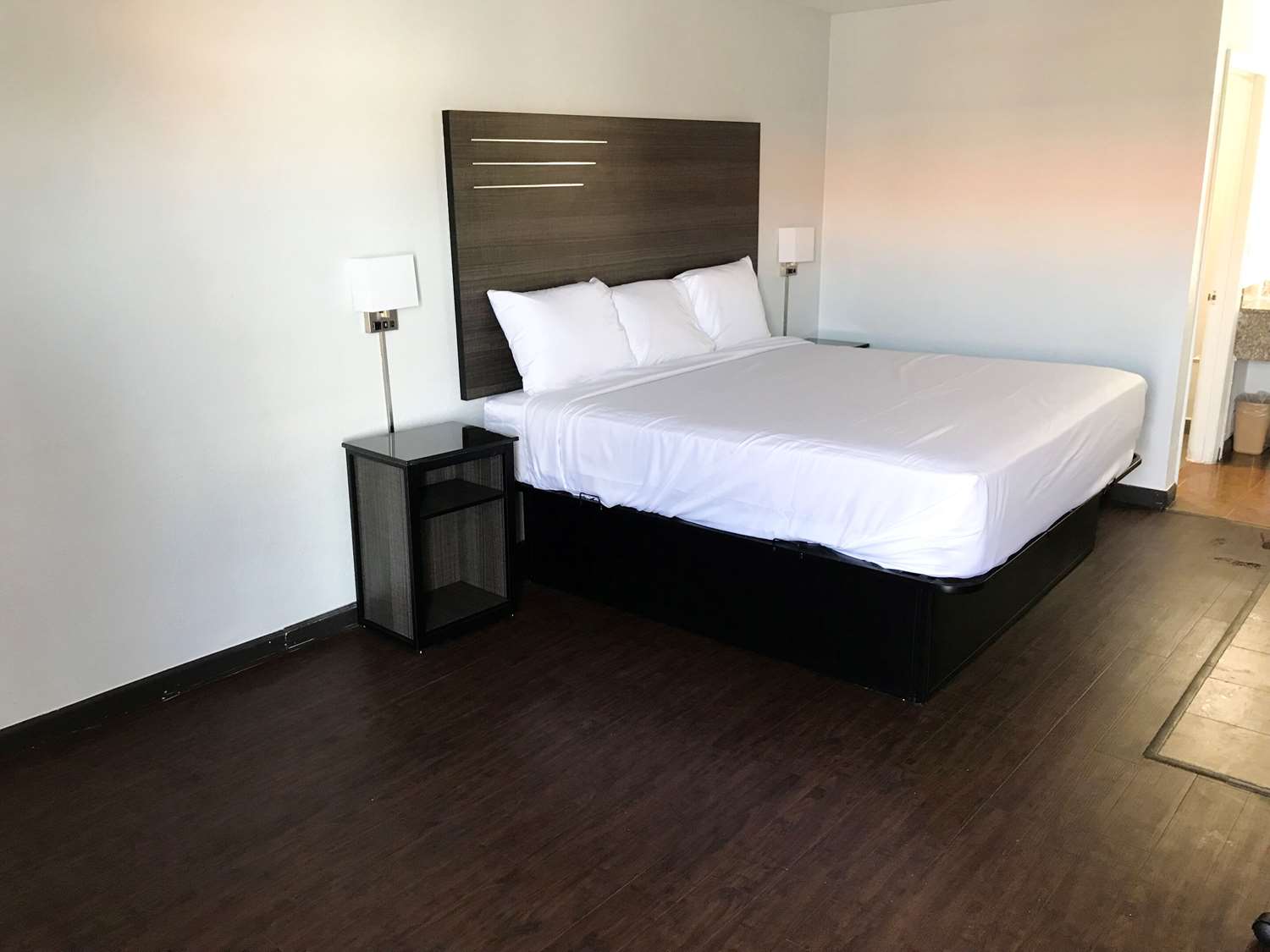 Efficiency, King Bed