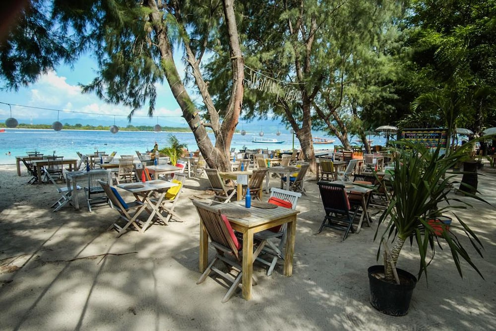 Warna Beach Hotel 33/46