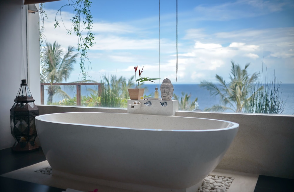 Malimbu Cliff Villa 34/56