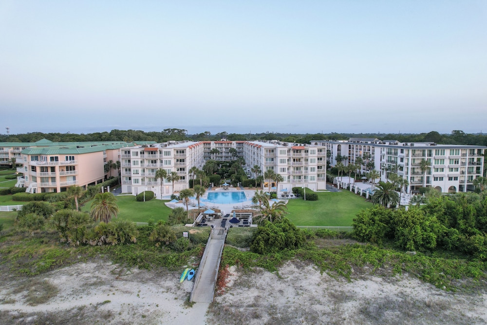 Hodnett Cooper's Beach Club 4/73