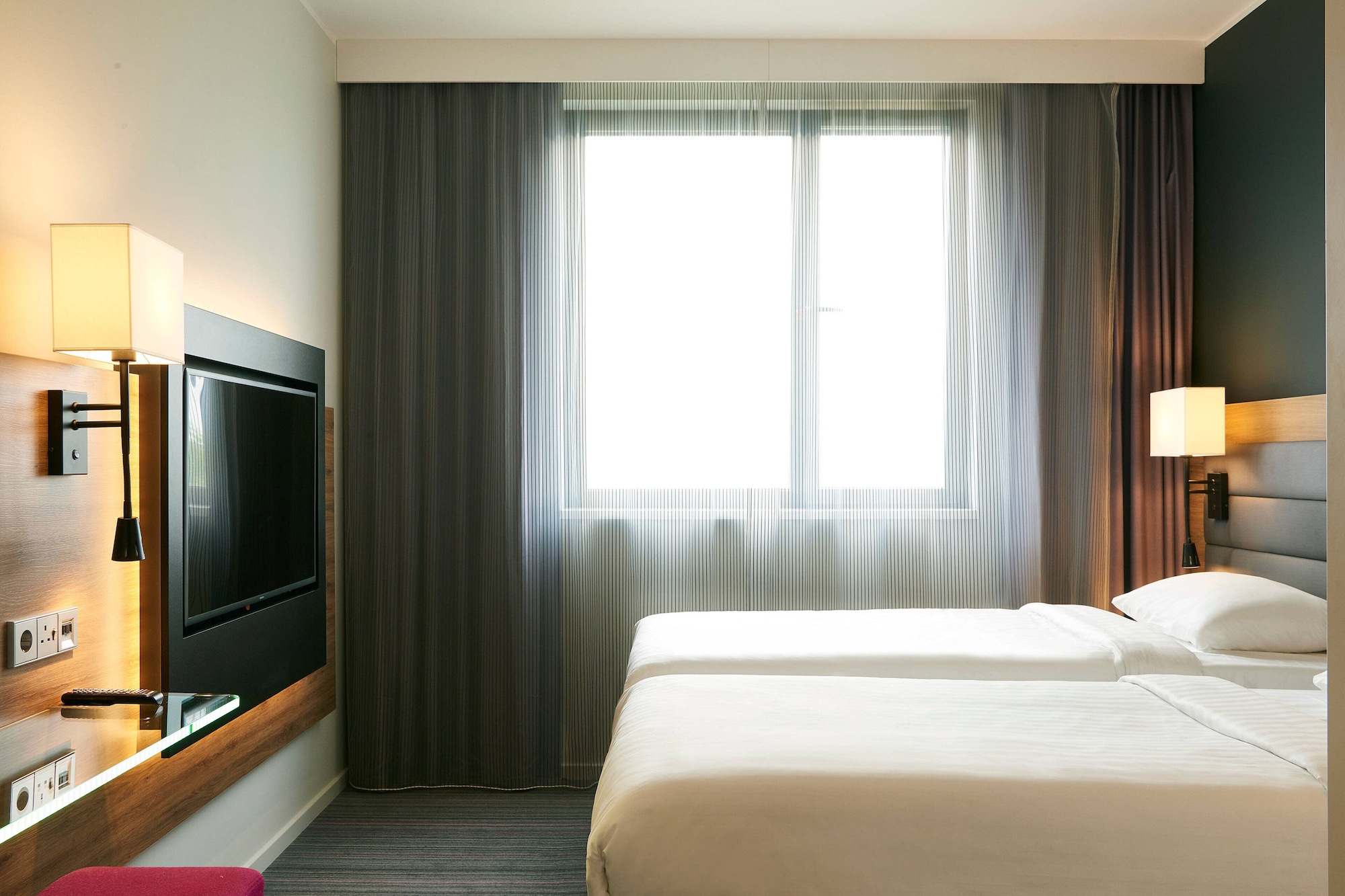 ROOM, TWIN BEDS