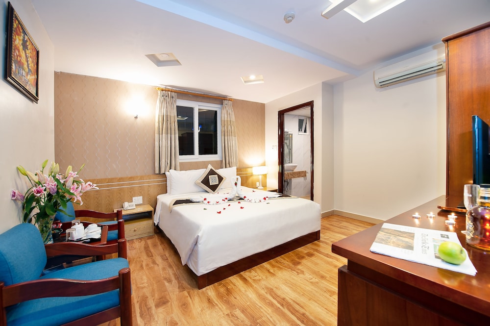 DELUXE, DOUBLE BED