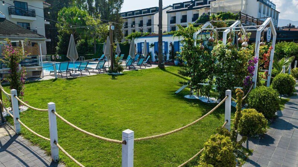 Uras Beach Hotel 24/50