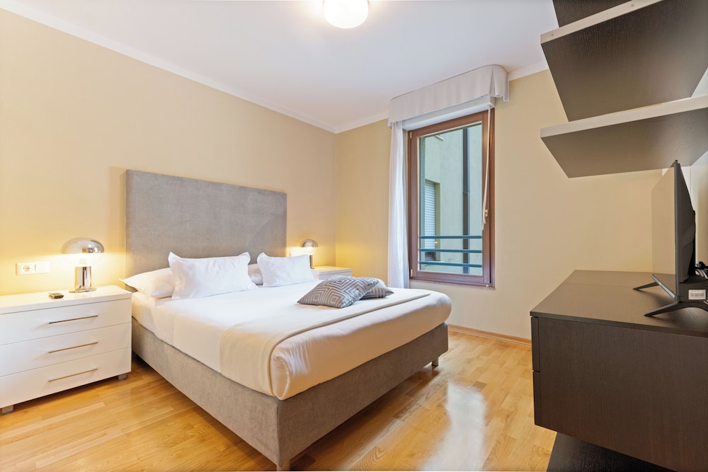 1 BEDROOM, APARTMENT, BALCONY