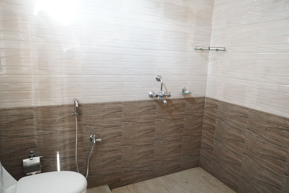 Treebo Trend Hotel Pemaling 34/35