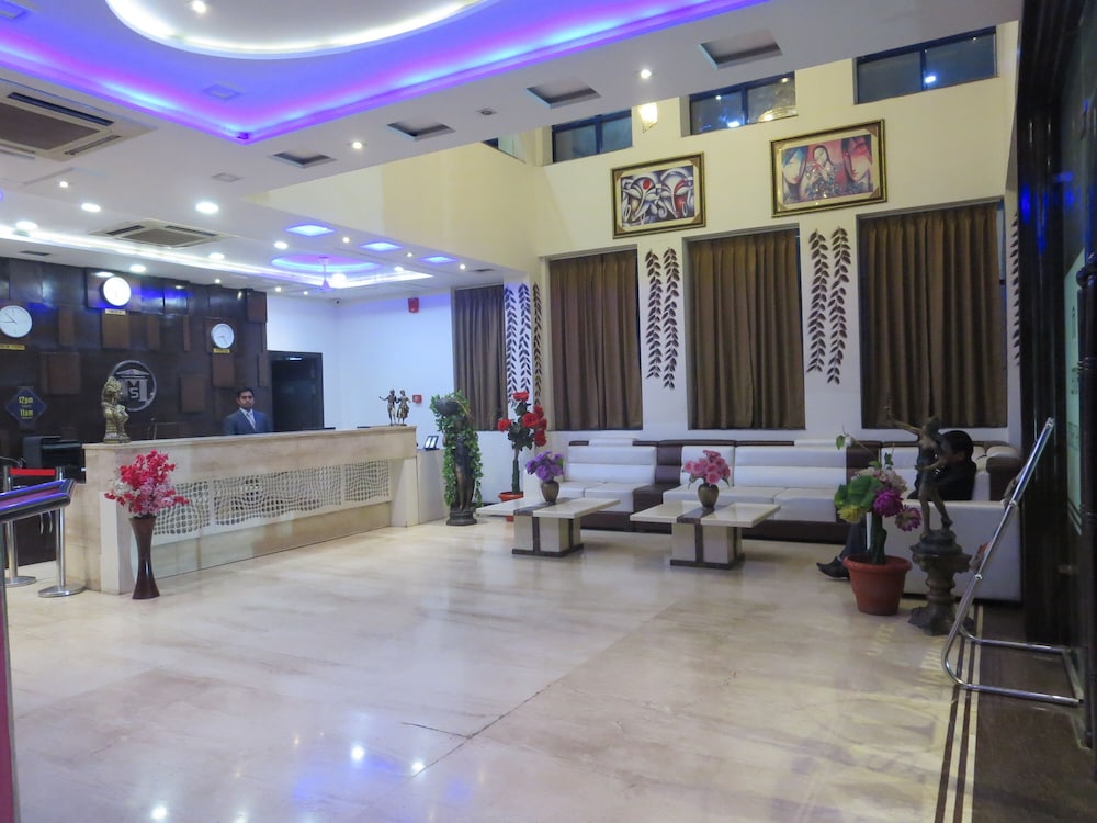 Hotel Madhushrie 8/50