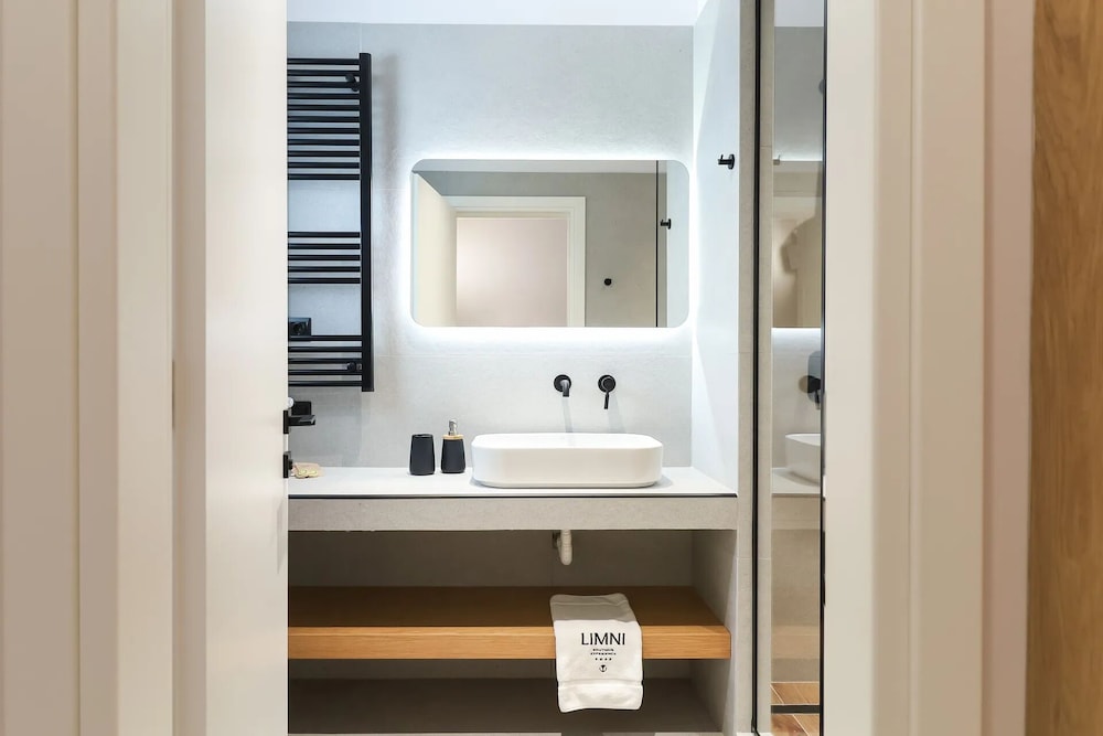 Limni Boutique Experience 109/109