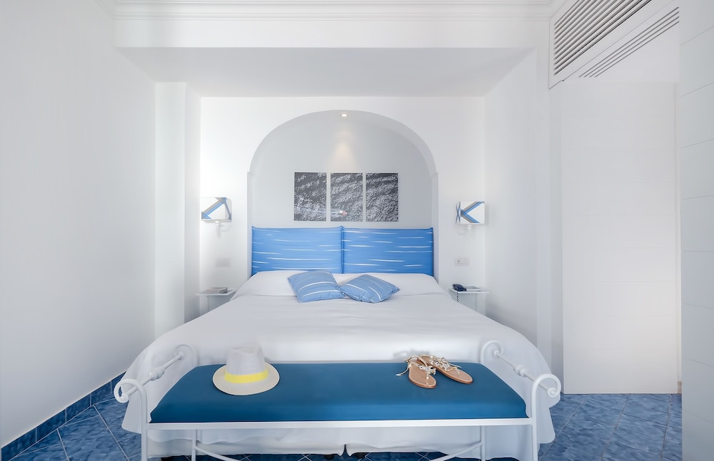 Relais Maresca Luxury Small Hotel 29/71