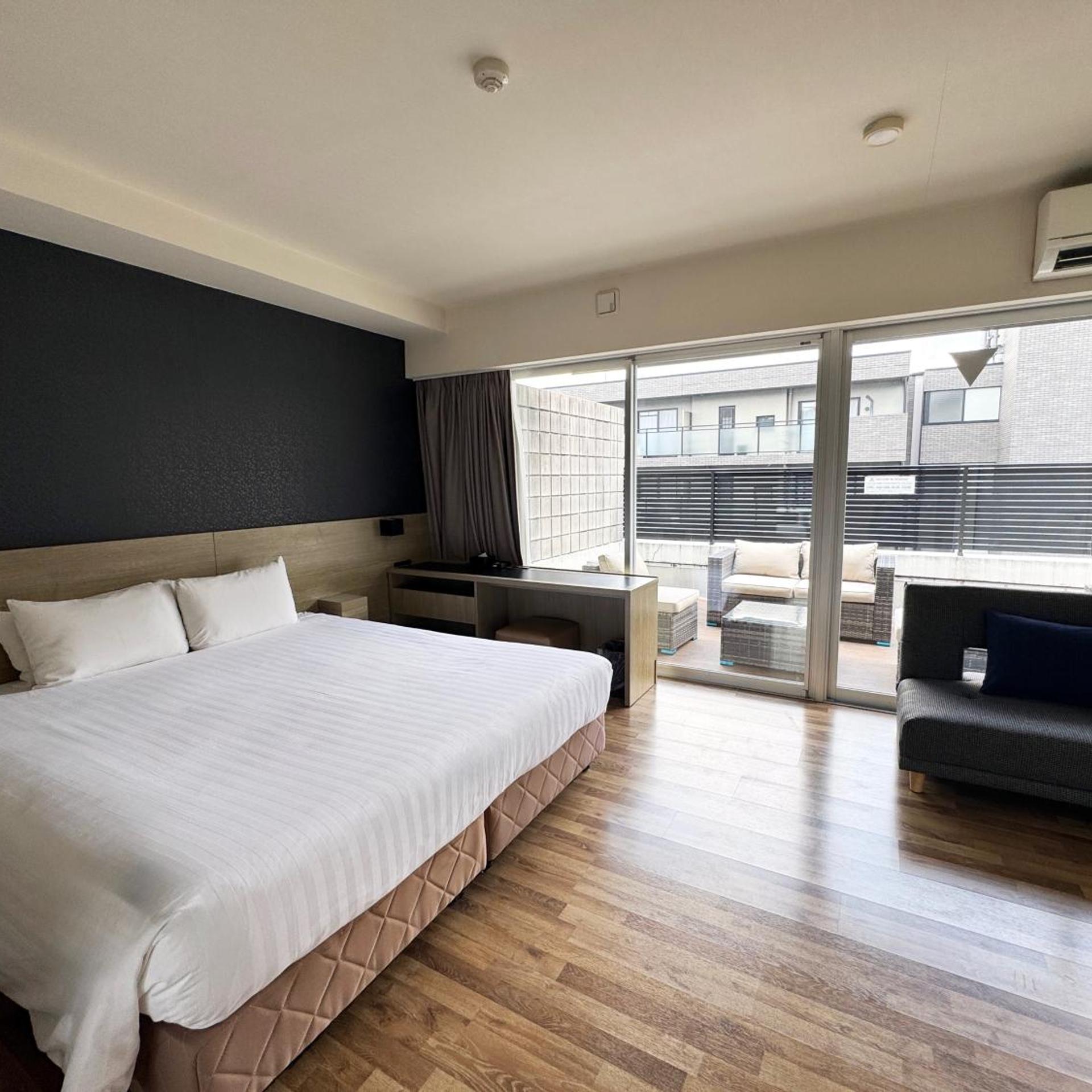 Roof, King Bed, Sofa, North Wing