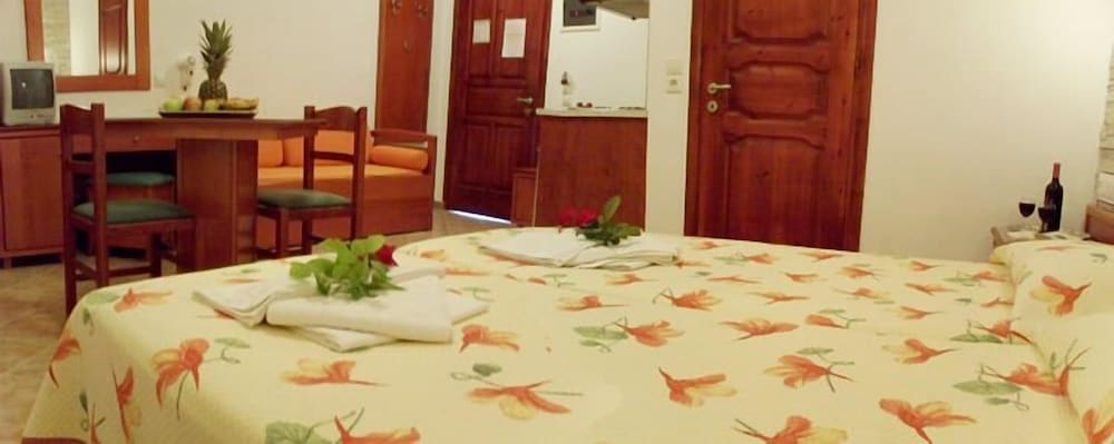 Plaka Hotel I 21/62