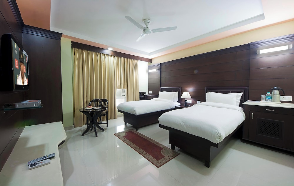 SUN HOTEL AGRA 24/50