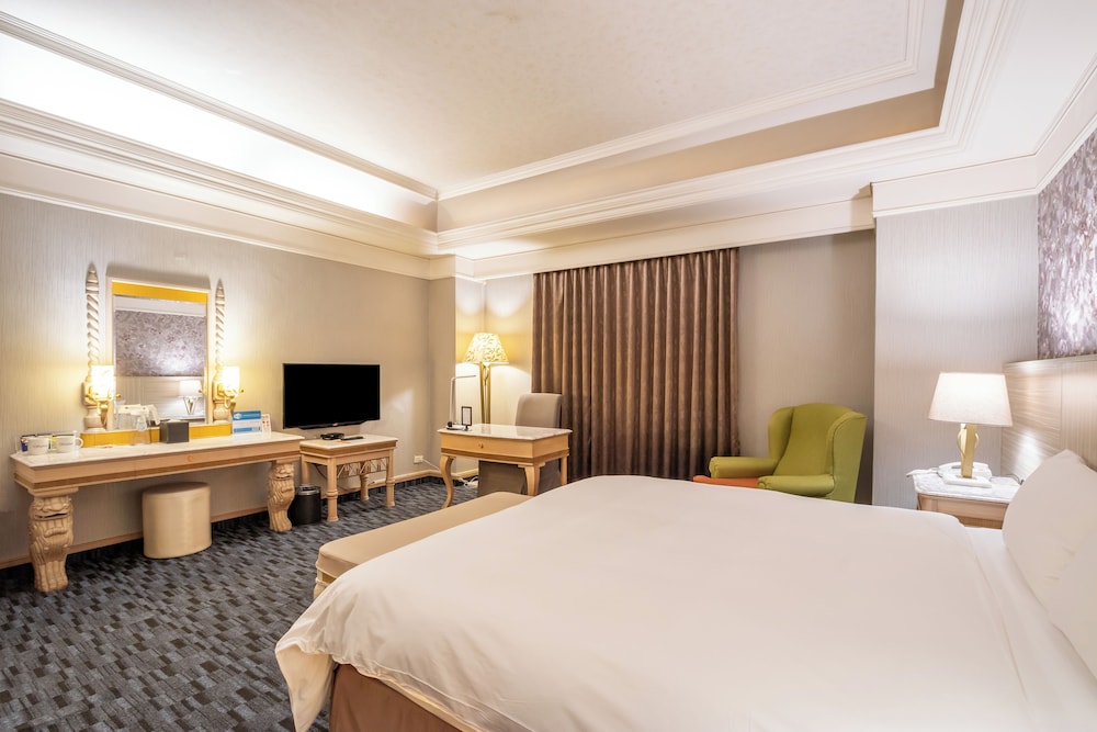 DELUXE, DOUBLE BED