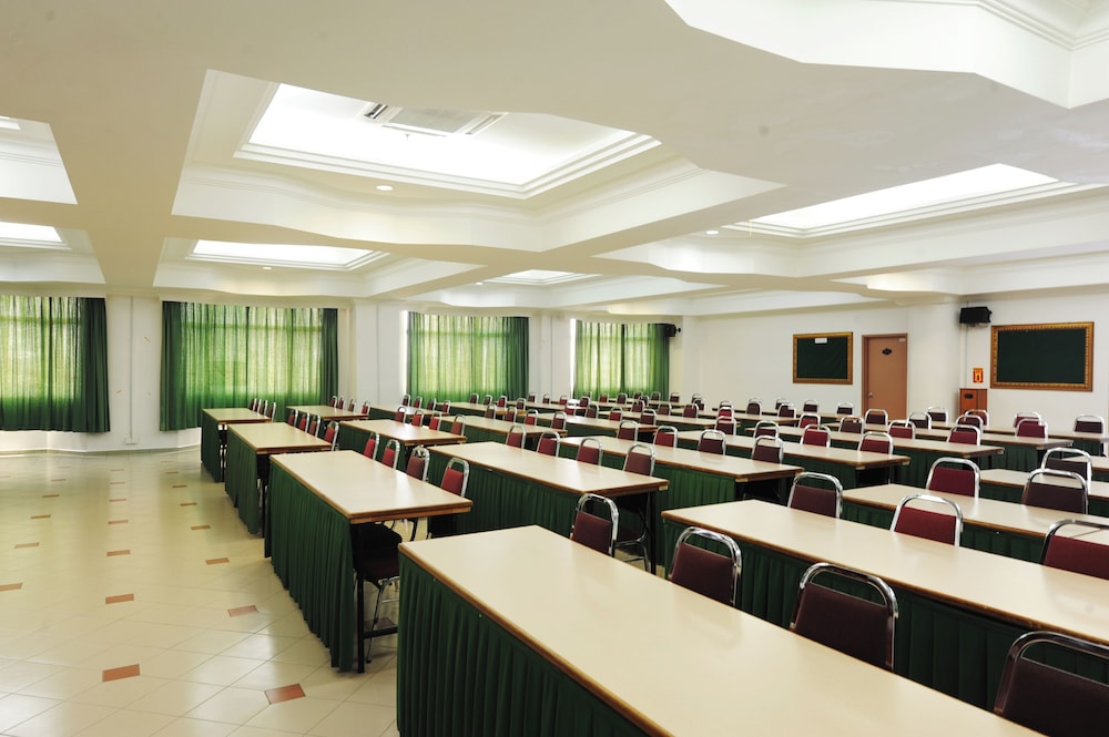 OYO 1236 Hotel Green Park 47/58