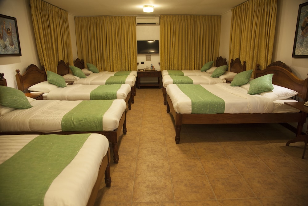 Hotel Felicidad 26/69