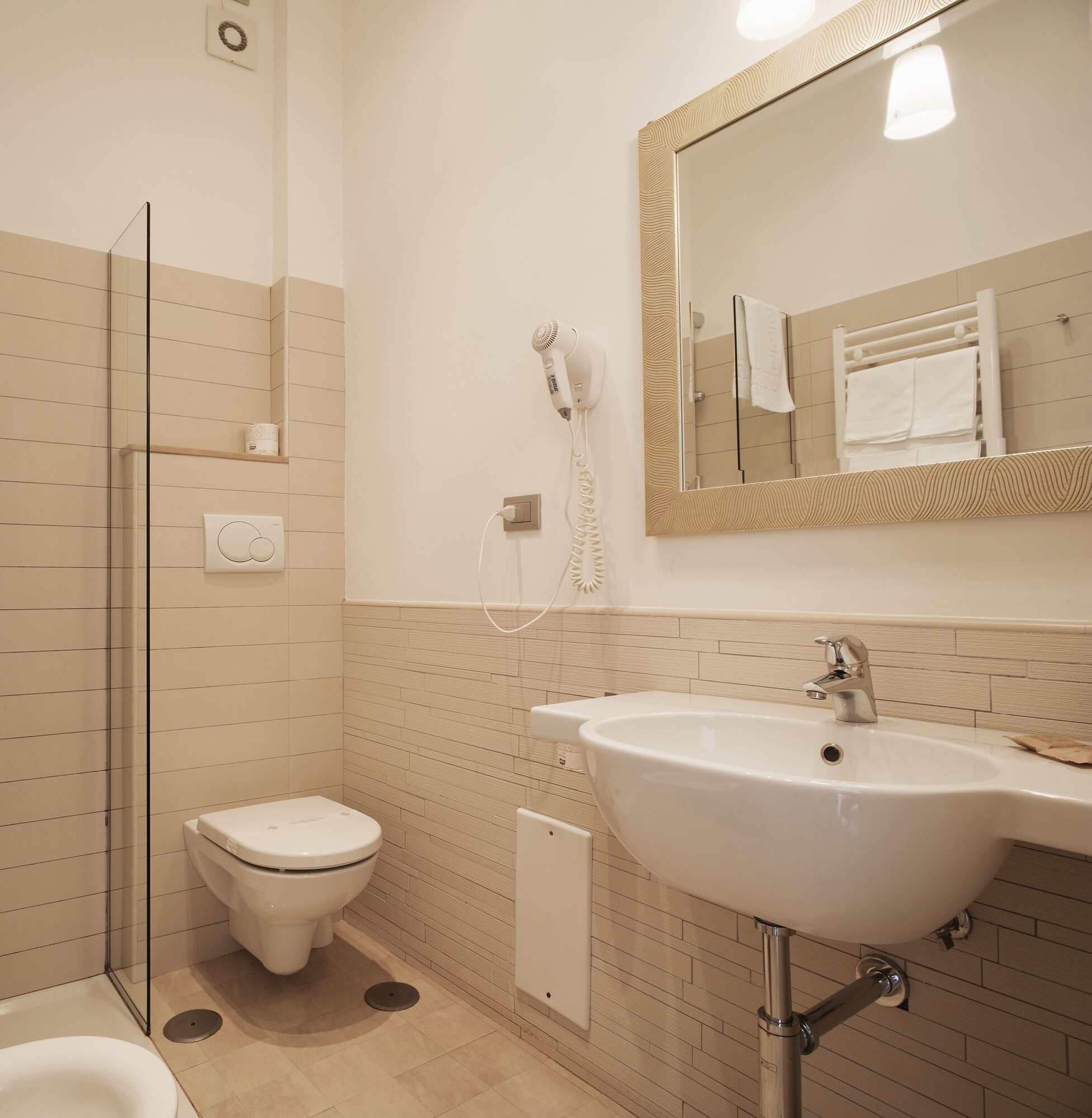 Basic, Studio, Murphy Bed, Sea View, Balcony، La Dolce Vita Residence 2/5
